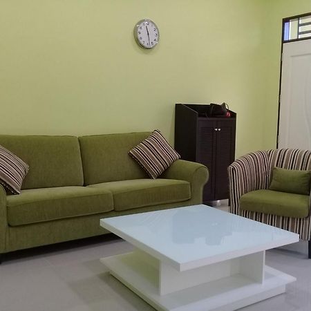 Mirza Homestay Marang Exterior photo